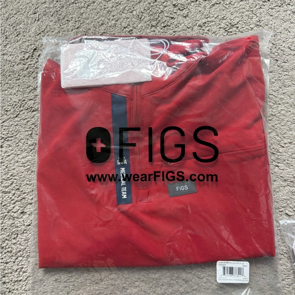 TEAM USA FIBREx MOCK NECK SCRUB TOP WOMENS SMALL